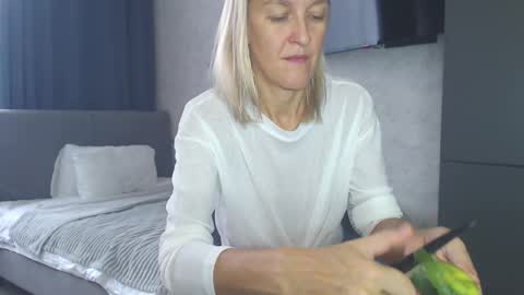 Snapshot of lolaaelita chatting on 6, 10, 2025 Lola online show from 6, 10, 2025