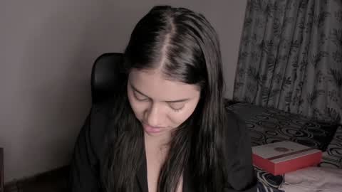 Snapshot of lolaasmith_21 chatting on 11, 1, 2025 lolaasmith_21 online show from 11, 1, 2025