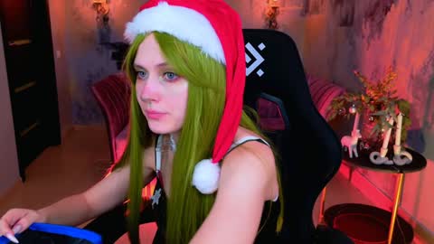 Snapshot of lolaasmus chatting on 31, 12, 2024 I consider myself the god Loki but life just calls me LOL online show from 31, 12, 2024