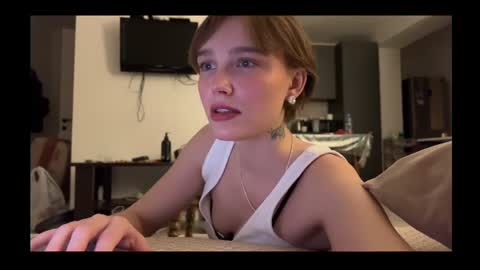 lolaatatee online show from 25, 6, 2026