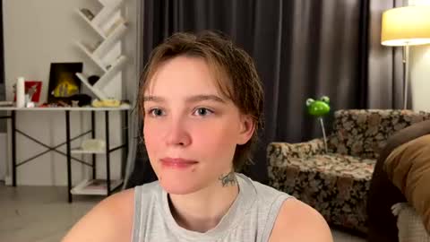 lolaatatee online show from 23, 7, 2026