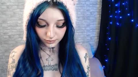 Snapshot of lolablackberry chatting on 8, 10, 2025 Lola online show from 8, 10, 2025