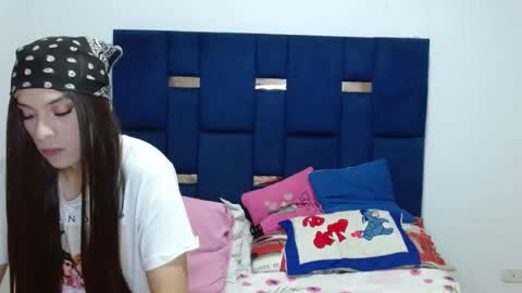Snapshot of lolabloomx chatting on 8, 6, 2026 lolabloomx online show from 8, 6, 2026