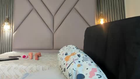 lolabunnysc online show from 14, 4, 2026