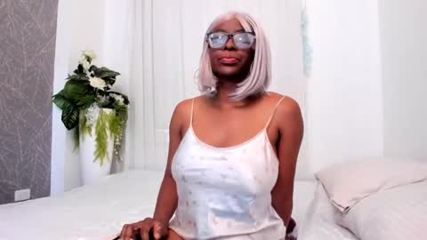 lola online show from 18, 9, 2025