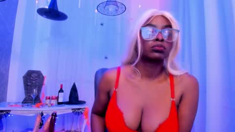 lola online show from 31, 10, 2025