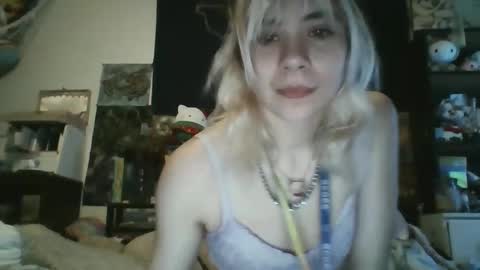 Lola Lixx online show from 19, 12, 2024