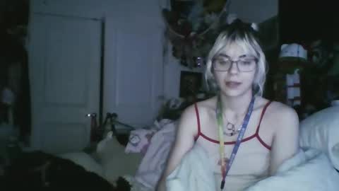 Lola Lixx online show from 8, 1, 2025