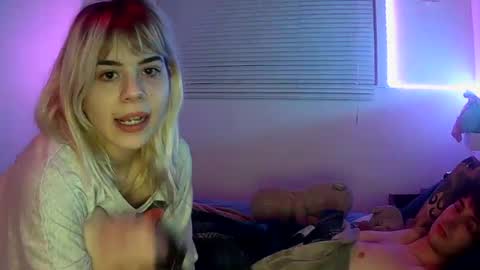 Lola Lixx online show from 8, 3, 2025