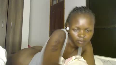 lolamia7 online show from 9, 3, 2025