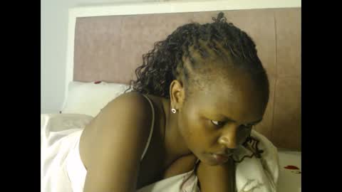 lolamia7 online show from 29, 9, 2025