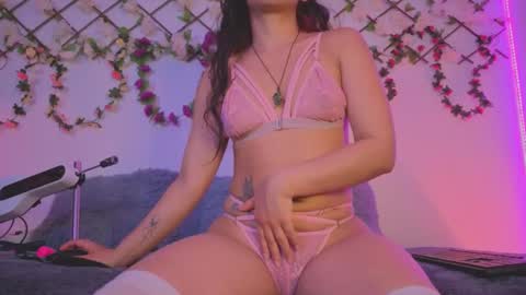  Lola  online show from 24, 11, 2025