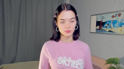 Snapshot of lolasoltren chatting on 18, 12, 2025 Tsarina online show from 18, 12, 2025