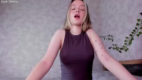 Mia online show from 11, 11, 2025