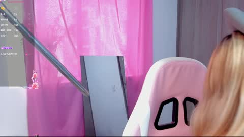 Snapshot of lollypetitte_ chatting on 16, 12, 2024 Lolly online show from 16, 12, 2024