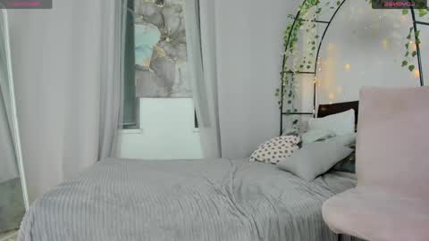 Snapshot of lollyshy__ chatting on 13, 5, 2026 Lolly online show from 13, 5, 2026