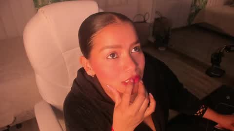 Snapshot of loly_marce chatting on 20, 4, 2026 loly_marce online show from 20, 4, 2026