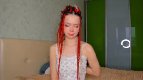 Snapshot of lolypump chatting on 24, 10, 2025 SallyBunny online show from 24, 10, 2025