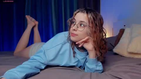 Lona online show from 28, 11, 2025