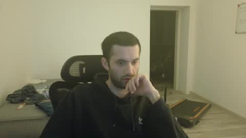 londonboy918070 online show from 4, 3, 2025