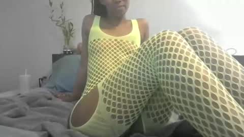 Snapshot of londonmariexxx chatting on 12, 11, 2025 LondonMariexxx online show from 12, 11, 2025