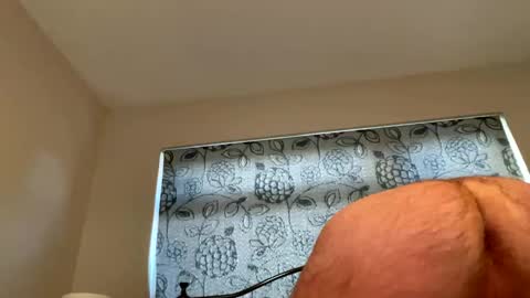 Snapshot of longshank09 chatting on 6, 1, 2025 longshank09 online show from 6, 1, 2025