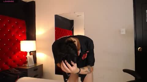 LOGAN WOODS online show from 18, 1, 2026