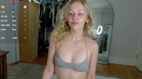 Snapshot of looking444love888 chatting on 7, 7, 2026 Elanor online show from 7, 7, 2026