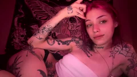 Snapshot of lookingforlona chatting on 5, 10, 2025 lookingforlona online show from 5, 10, 2025