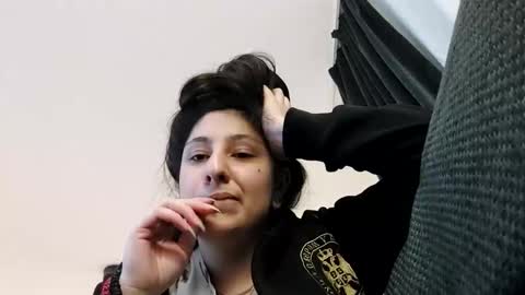 Snapshot of loolaunshaved chatting on 26, 10, 2025 loolaunshaved online show from 26, 10, 2025