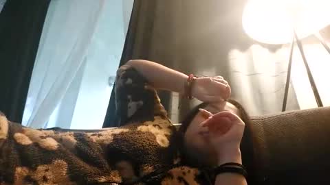 Snapshot of loolaunshaved chatting on 27, 10, 2025 loolaunshaved online show from 27, 10, 2025