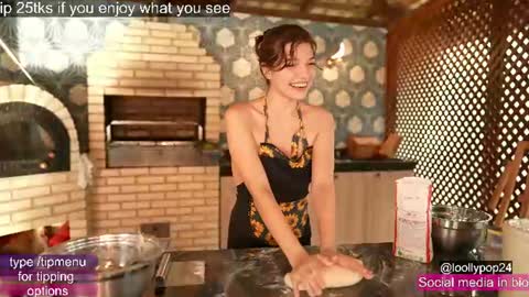 Snapshot of loollypop24 chatting on 14, 6, 2026 Chaturbatexxjessica online show from 14, 6, 2026