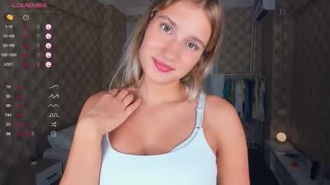 Snapshot of loookat_me chatting on 27, 9, 2025 Jina online show from 27, 9, 2025