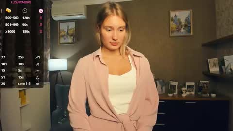Snapshot of loookat_me chatting on 2, 10, 2025 Jina online show from 2, 10, 2025