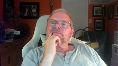 Snapshot of loosegravl chatting on 19, 7, 2026 loosegravl online show from 19, 7, 2026