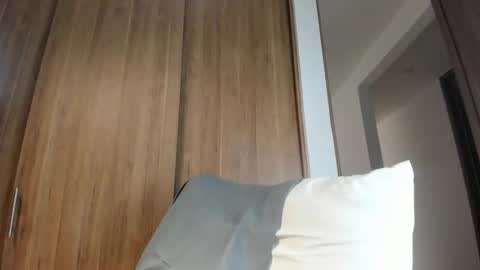 Mia Aniston online show from 12, 11, 2025