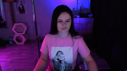 Snapshot of lora_cain chatting on 30, 6, 2026 Lora Cain online show from 30, 6, 2026