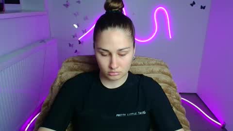 Snapshot of lora_kisses chatting on 18, 5, 2026 Lora online show from 18, 5, 2026