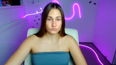Snapshot of lora_kisses chatting on 4, 8, 2026 Lora online show from 4, 8, 2026