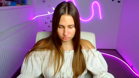 Snapshot of lora_kisses chatting on 5, 8, 2026 Lora online show from 5, 8, 2026