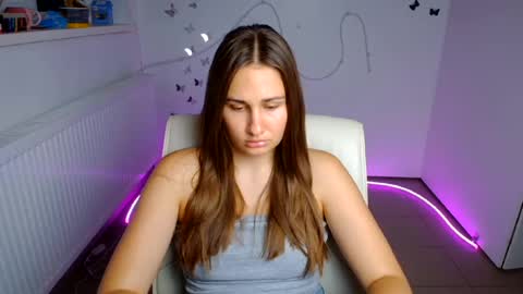 Snapshot of lora_kisses chatting on 6, 8, 2026 Lora online show from 6, 8, 2026
