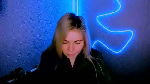 Lora online show from 10, 3, 2026