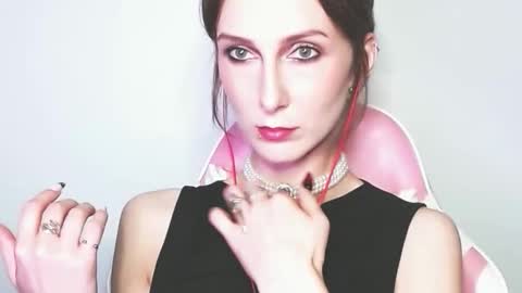 Lora  online show from 1, 4, 2026