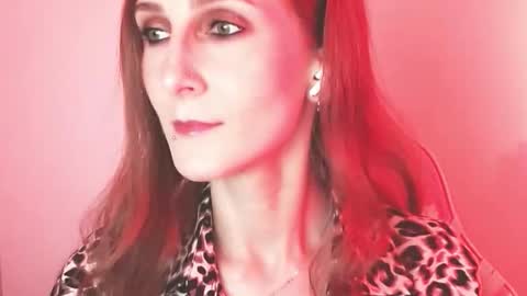 Lora  online show from 4, 4, 2026