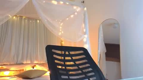 loreanis online show from 6, 10, 2025