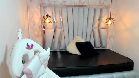 lorem_adams online show from 4, 3, 2025