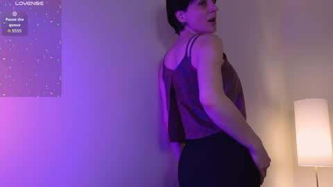 Loren online show from 8, 4, 2026