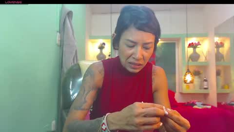 Snapshot of lorenapinto_ chatting on 21, 5, 2026 lore online show from 21, 5, 2026