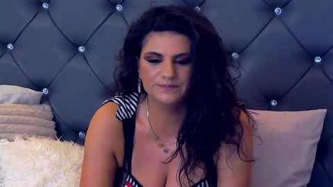 Lorenne Mays online show from 9, 11, 2025