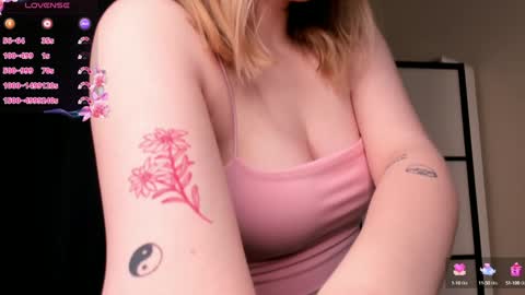 Snapshot of lorettacarnley chatting on 7, 1, 2025 Alice online show from 7, 1, 2025
